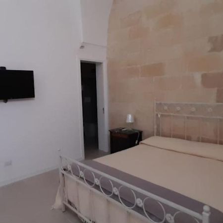 Casa Vacanze Laura S/C Лечче Экстерьер фото