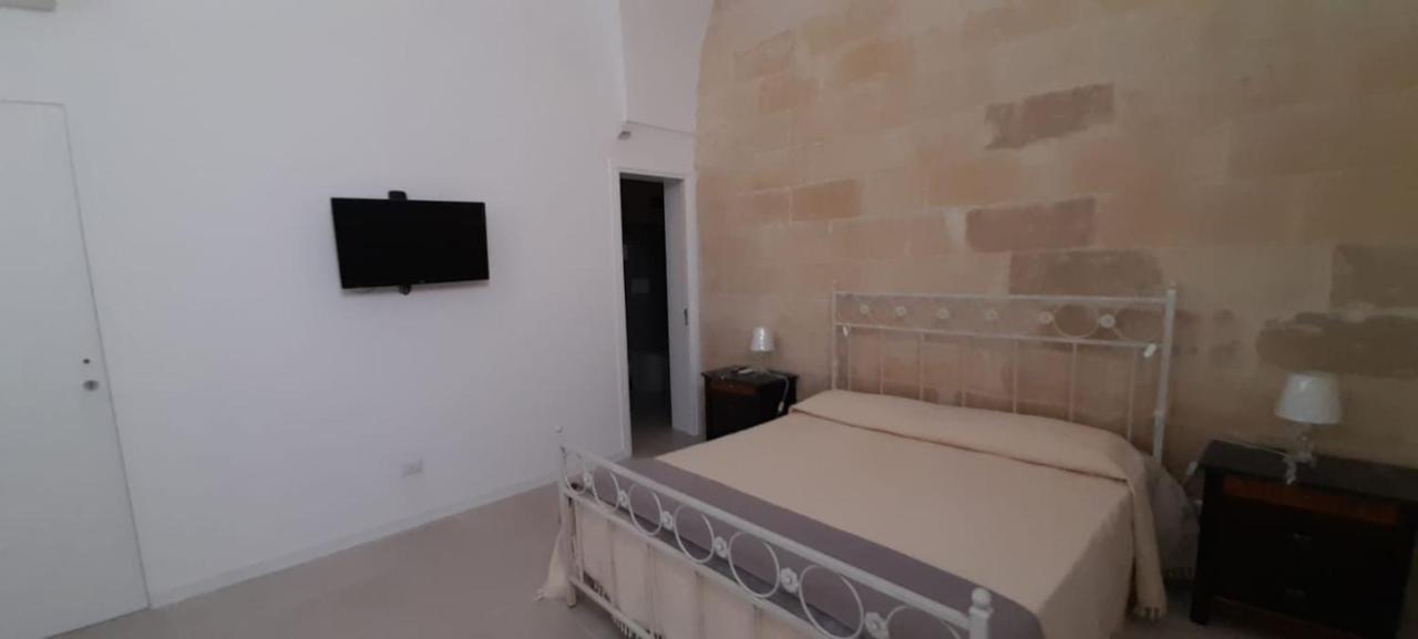 Casa Vacanze Laura S/C Лечче Экстерьер фото